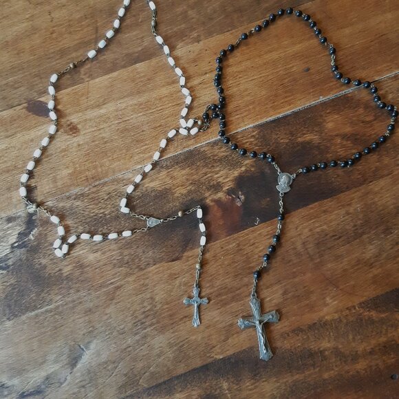 Two Vintage 1940s/1950s Italian Rosaries (a pair) - Picture 7 of 9